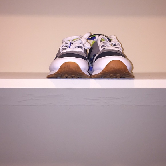 Classic Reebok never worn - Picture 4 of 8